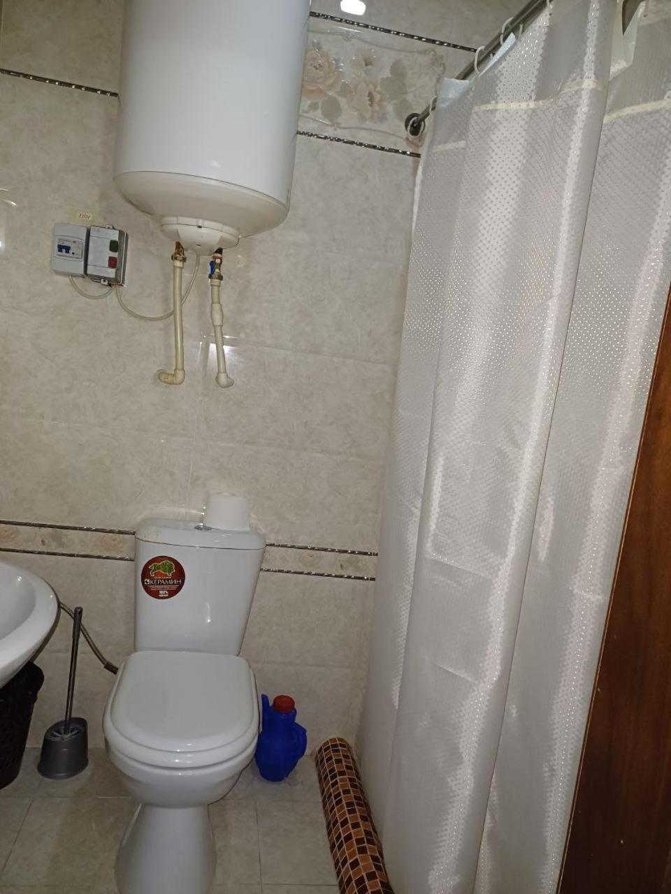 Maximum Hotel Navoi Bagian luar foto