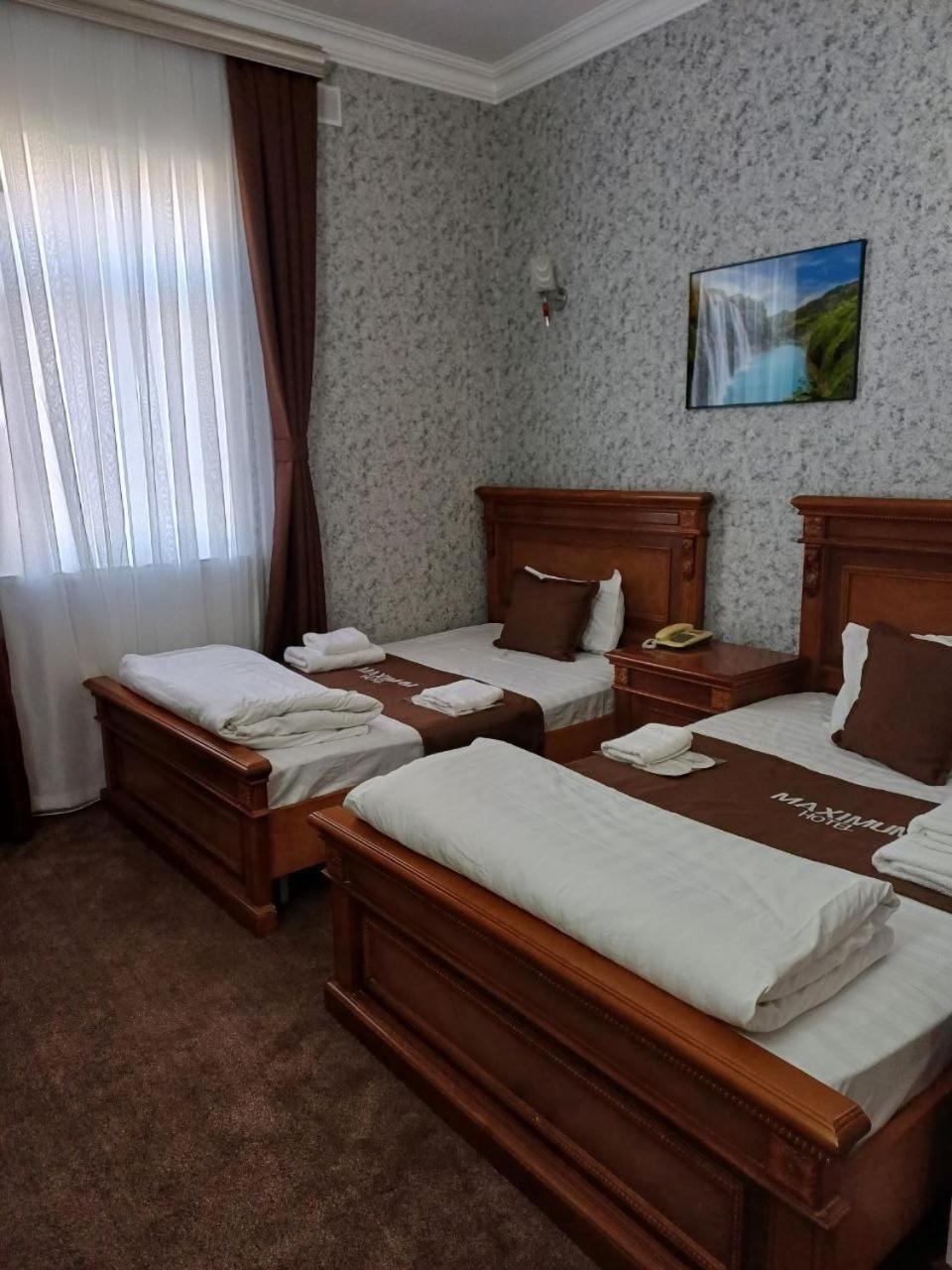Maximum Hotel Navoi Bagian luar foto